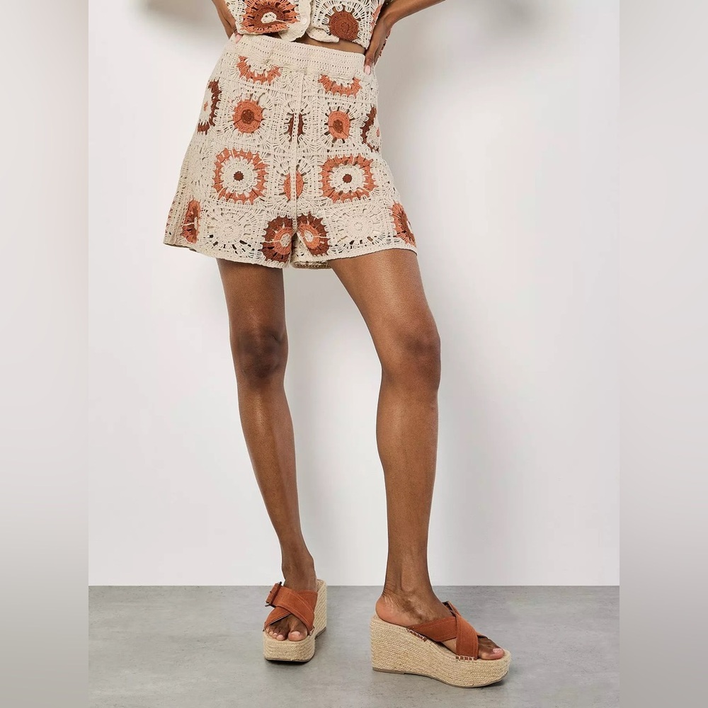 APRICOT 🍑 - Crochet Cream and Rust - SHORTS ONLY - Picture 3 of 4